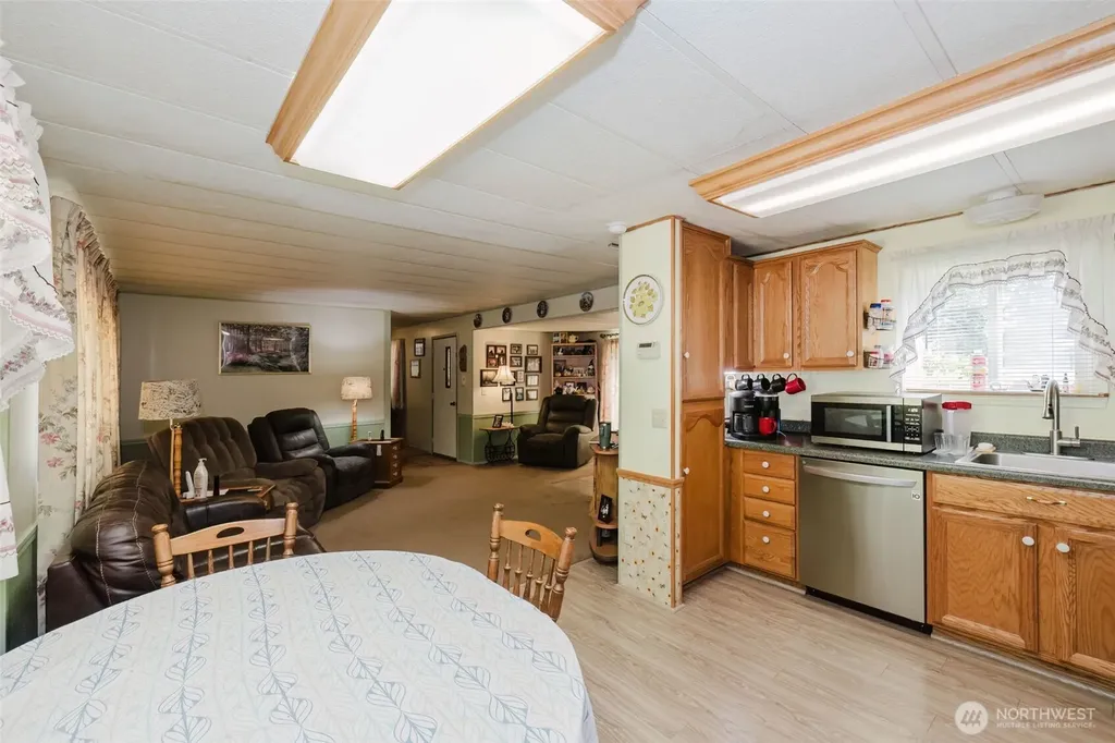 11435 Ogle Road NE Poulsbo WA 98370