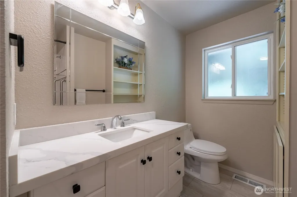 1127 204th Place SE Bothell WA 98012