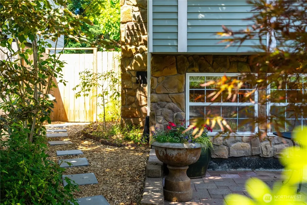 1127 204th Place SE Bothell WA 98012