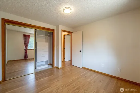 1127 204th Place SE Bothell WA 98012