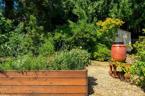 1127 204th Place SE Bothell WA 98012