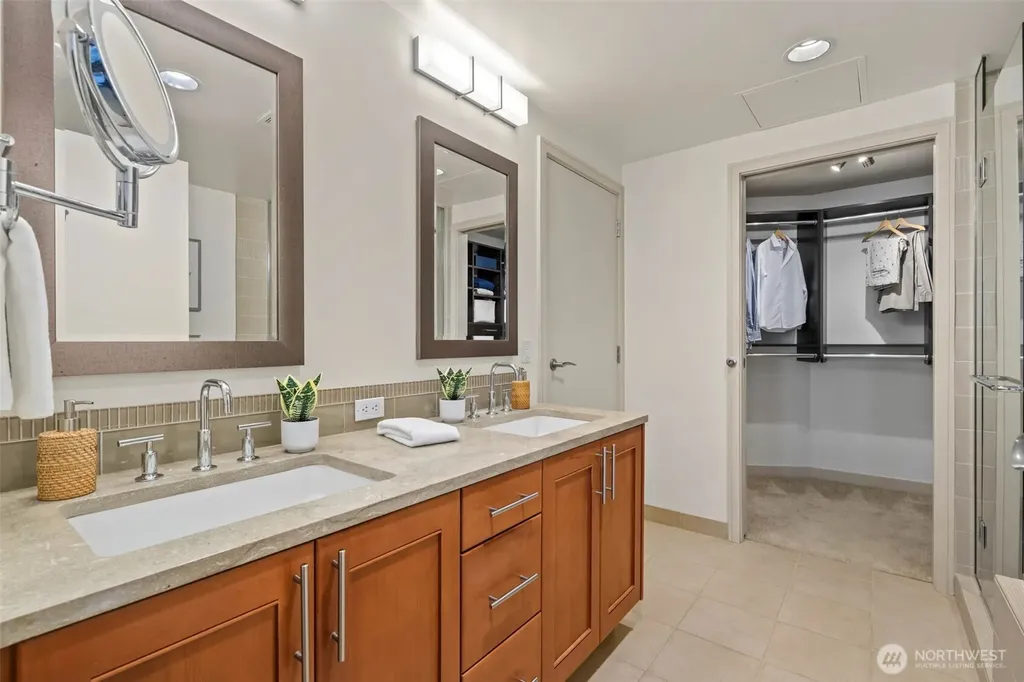 10650 NE 9th Place Bellevue WA 98004