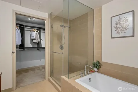 10650 NE 9th Place Bellevue WA 98004