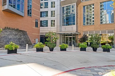 10650 NE 9th Place Bellevue WA 98004