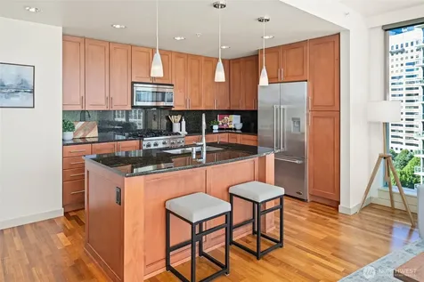 10650 NE 9th Place Bellevue WA 98004