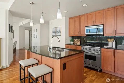 10650 NE 9th Place Bellevue WA 98004