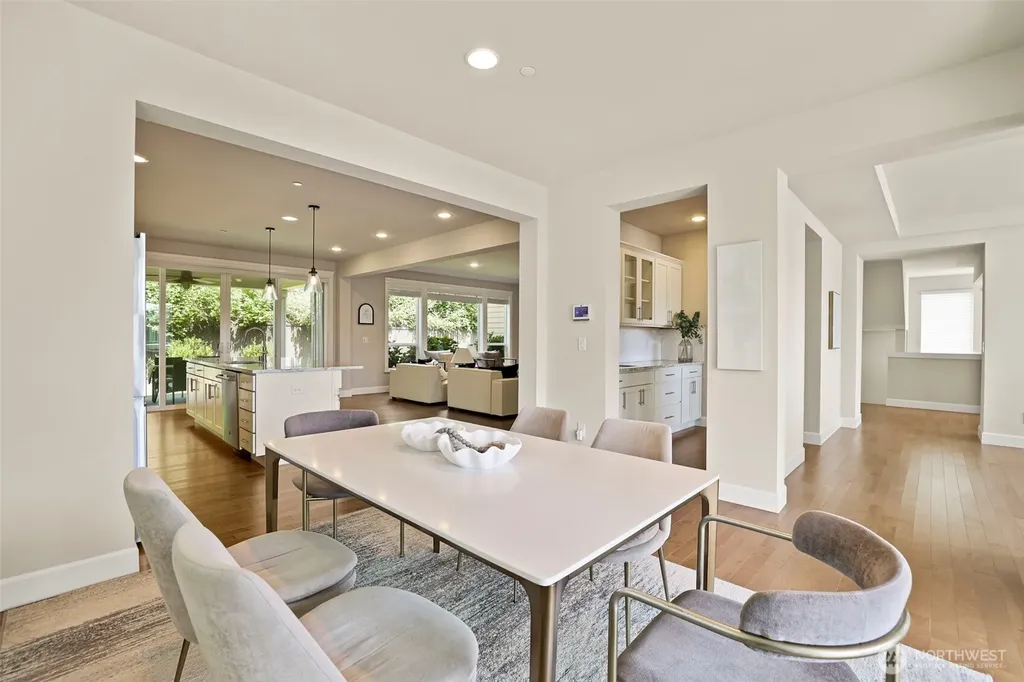29 242nd Street SE Bothell WA 98021