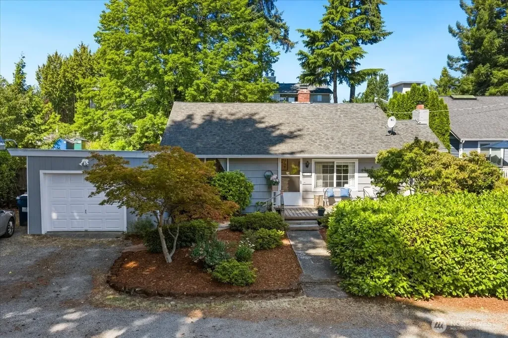 859 SW 132nd Street Burien WA 98146