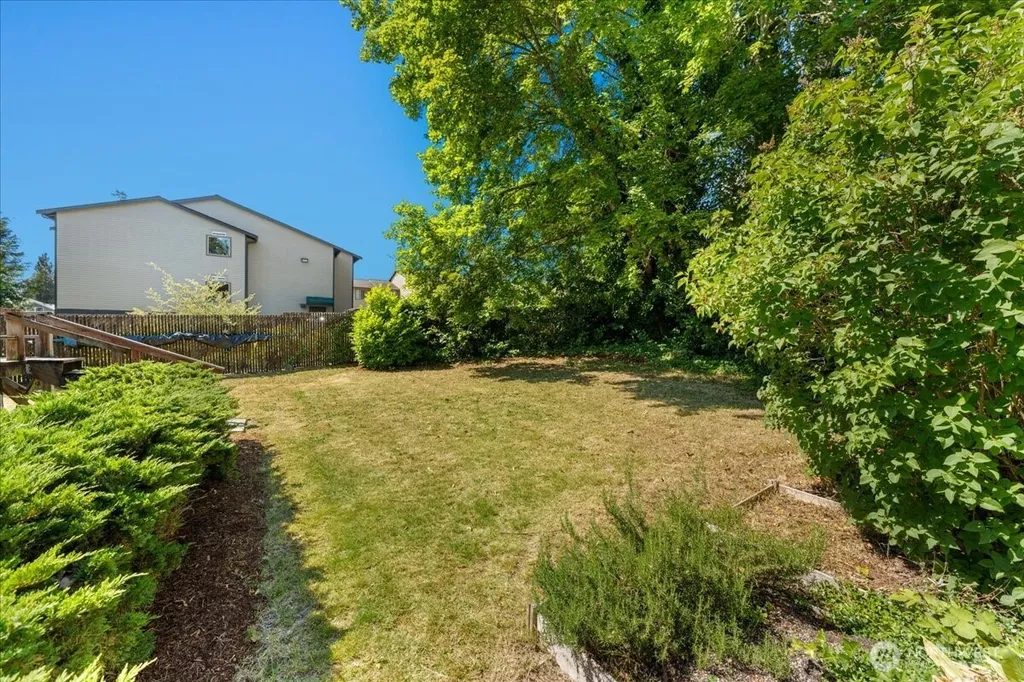 859 SW 132nd Street Burien WA 98146