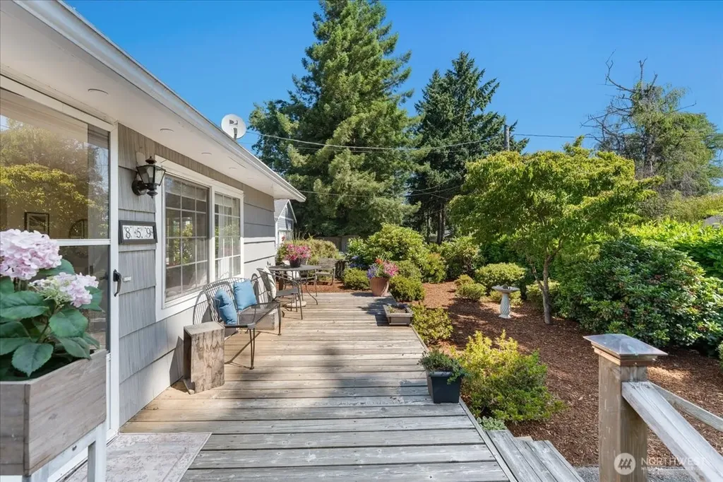 859 SW 132nd Street Burien WA 98146