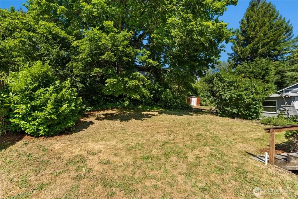 859 SW 132nd Street Burien WA 98146
