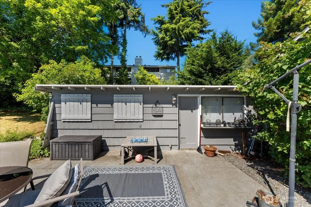 859 SW 132nd Street Burien WA 98146
