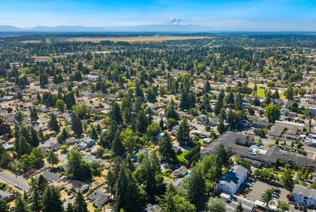 859 SW 132nd Street Burien WA 98146