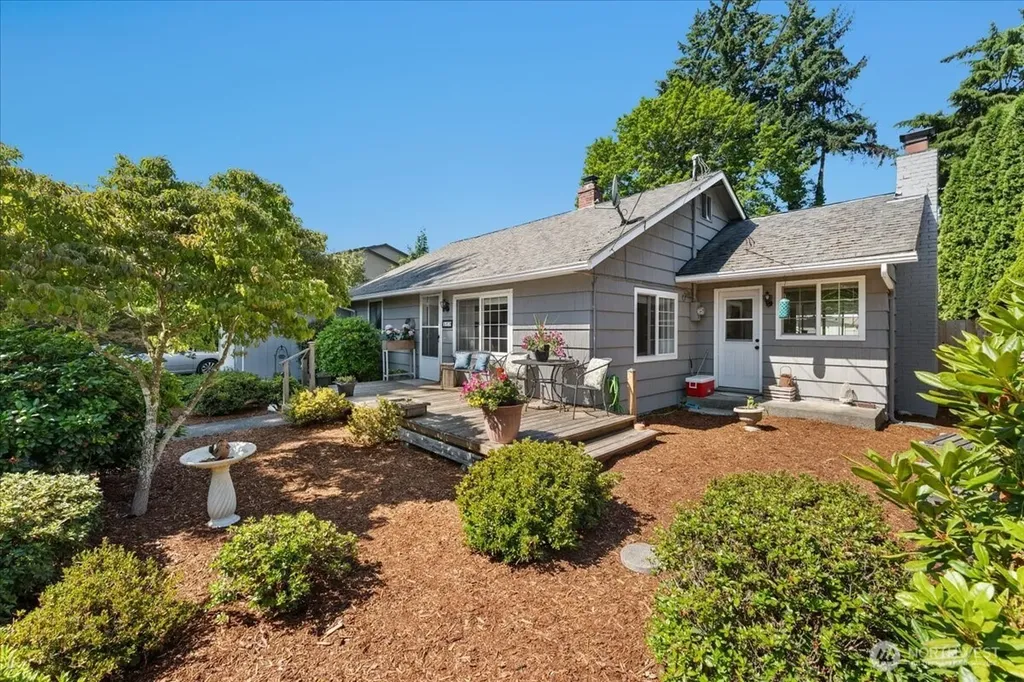 859 SW 132nd Street Burien WA 98146