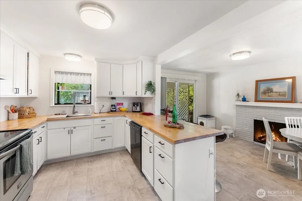 859 SW 132nd Street Burien WA 98146