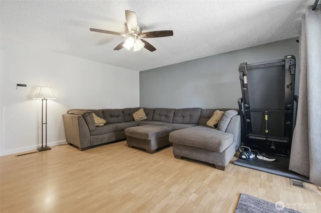 2731 Summerhill Court SW Tumwater WA 98512