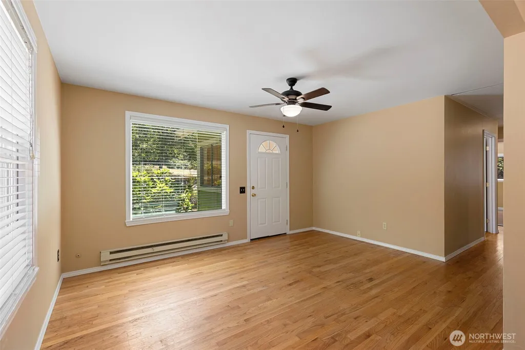 932 Retsil Road Port Orchard WA 98366