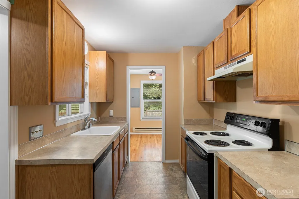 932 Retsil Road Port Orchard WA 98366