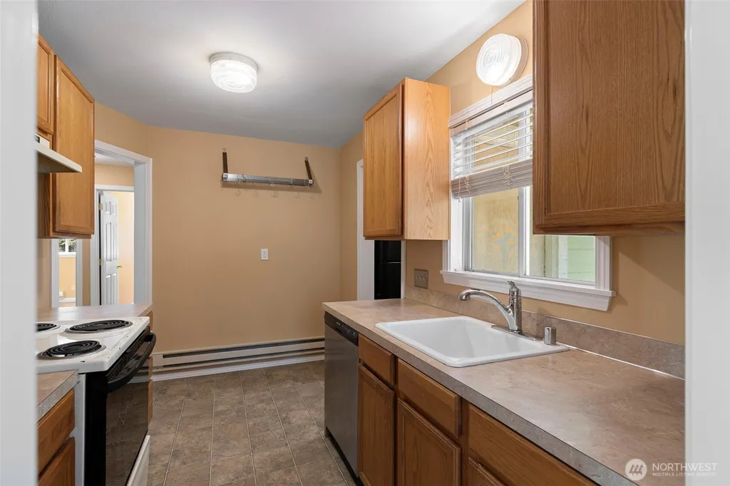 932 Retsil Road Port Orchard WA 98366