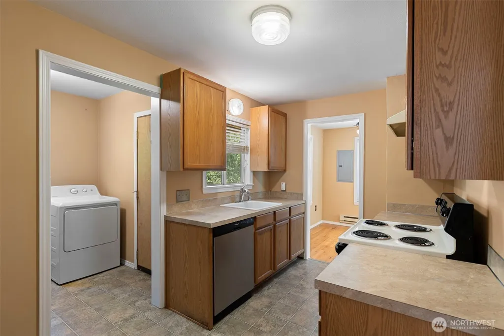932 Retsil Road Port Orchard WA 98366