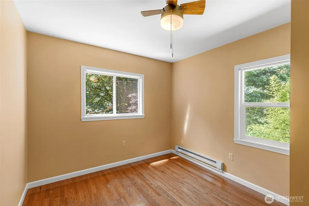932 Retsil Road Port Orchard WA 98366