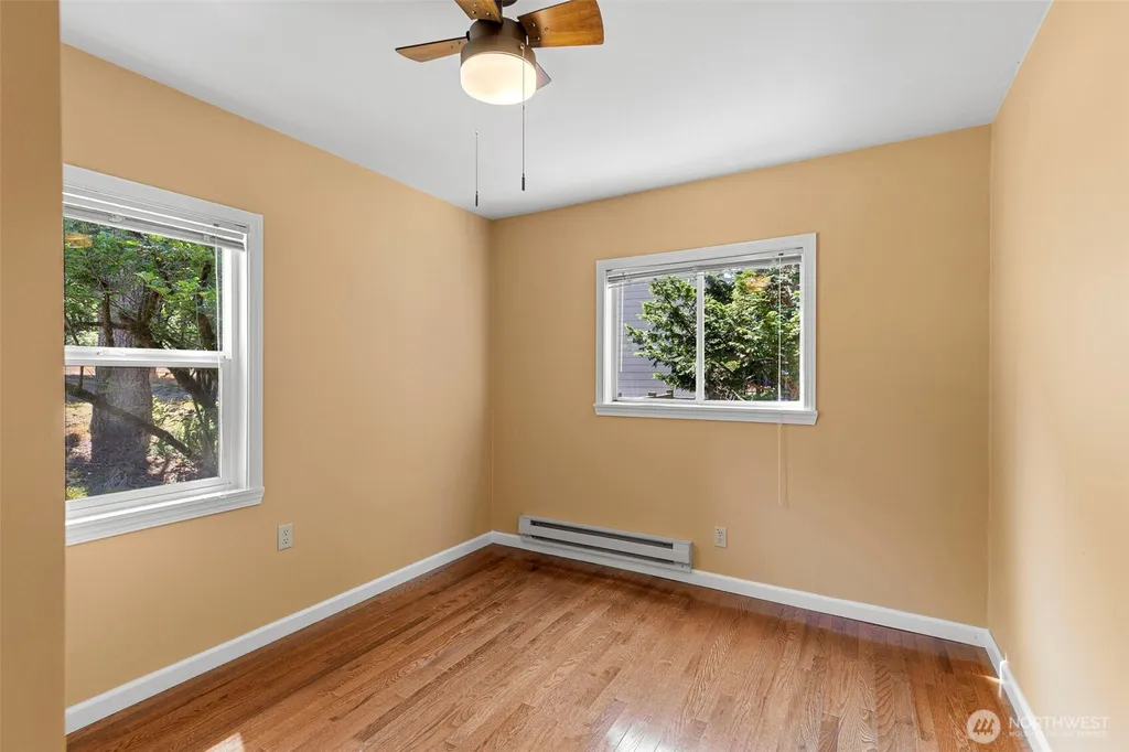 932 Retsil Road Port Orchard WA 98366