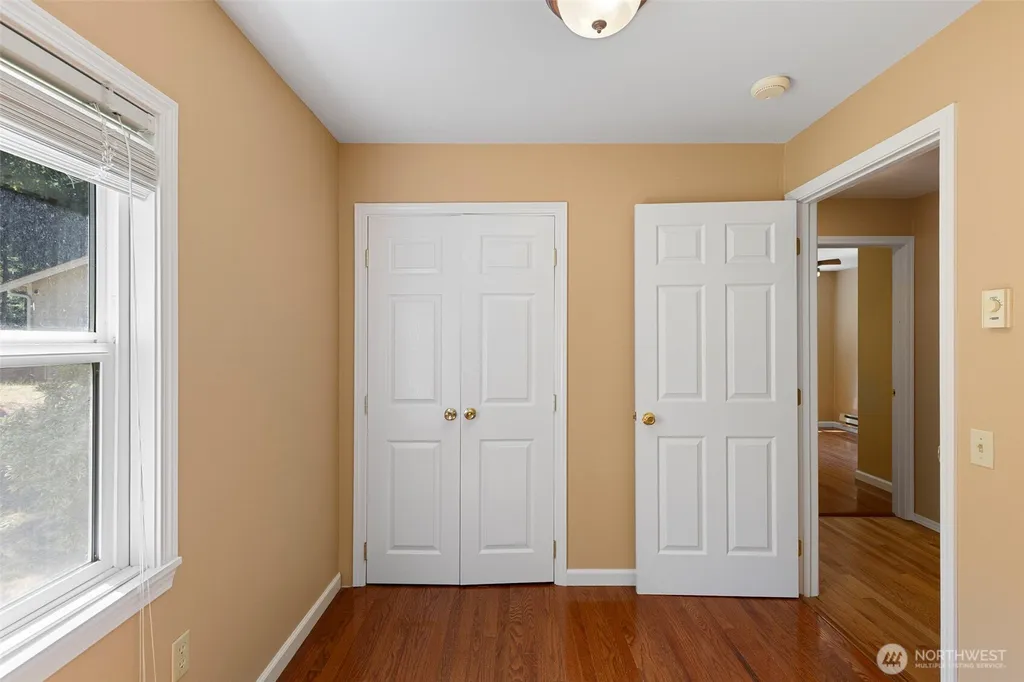 932 Retsil Road Port Orchard WA 98366
