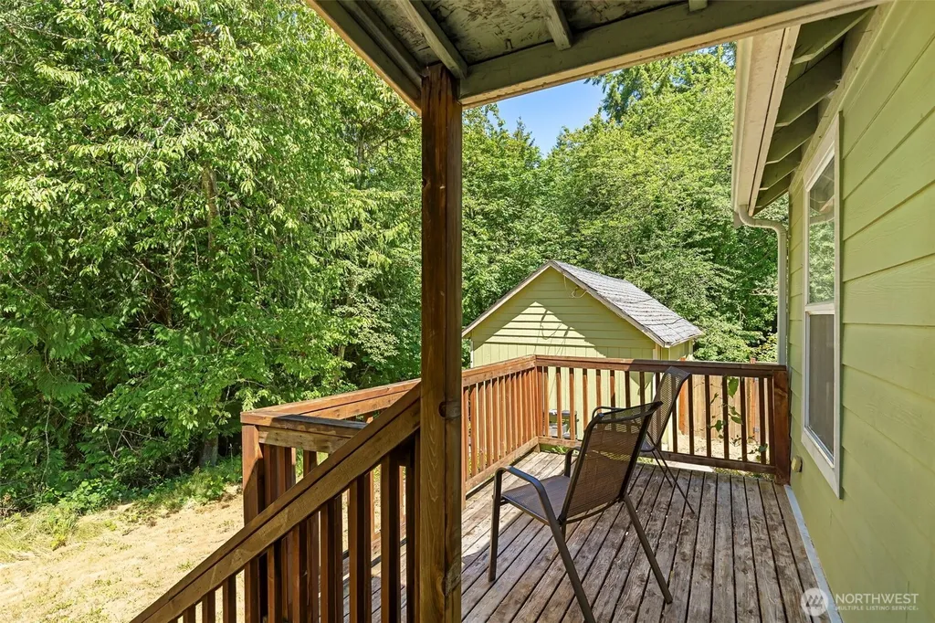 932 Retsil Road Port Orchard WA 98366