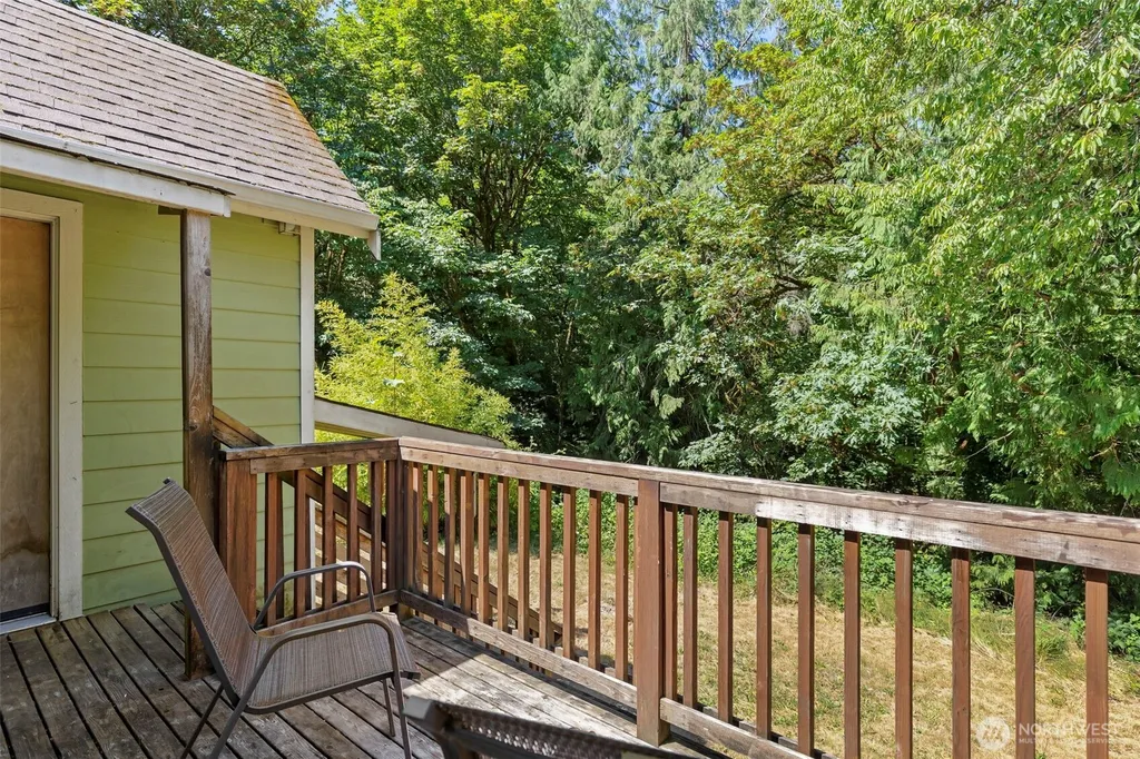 932 Retsil Road Port Orchard WA 98366