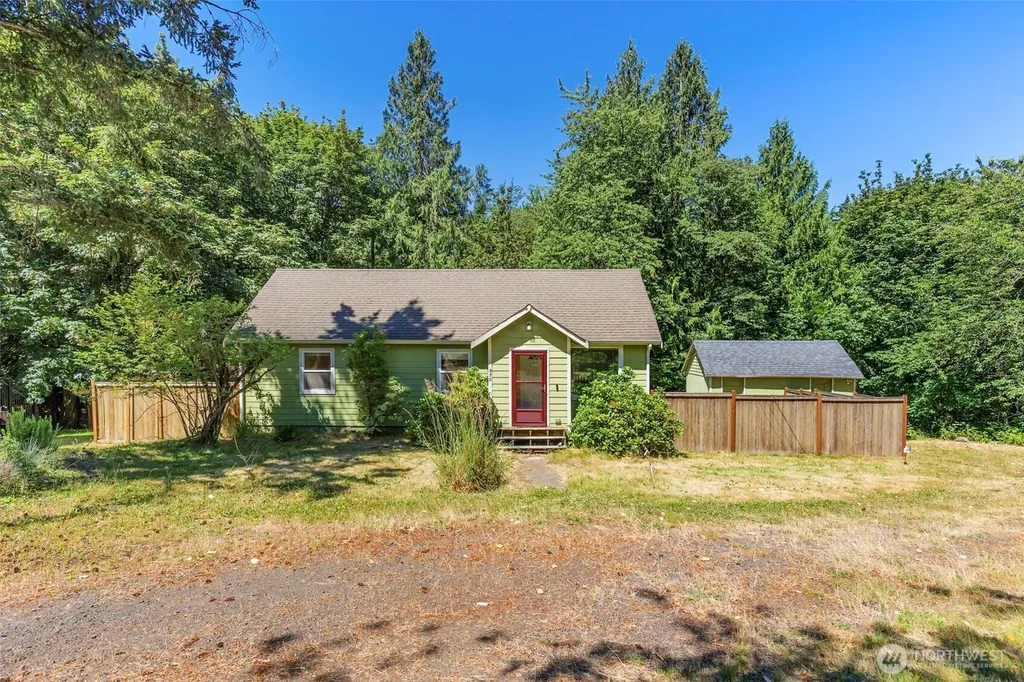 932 Retsil Road Port Orchard WA 98366