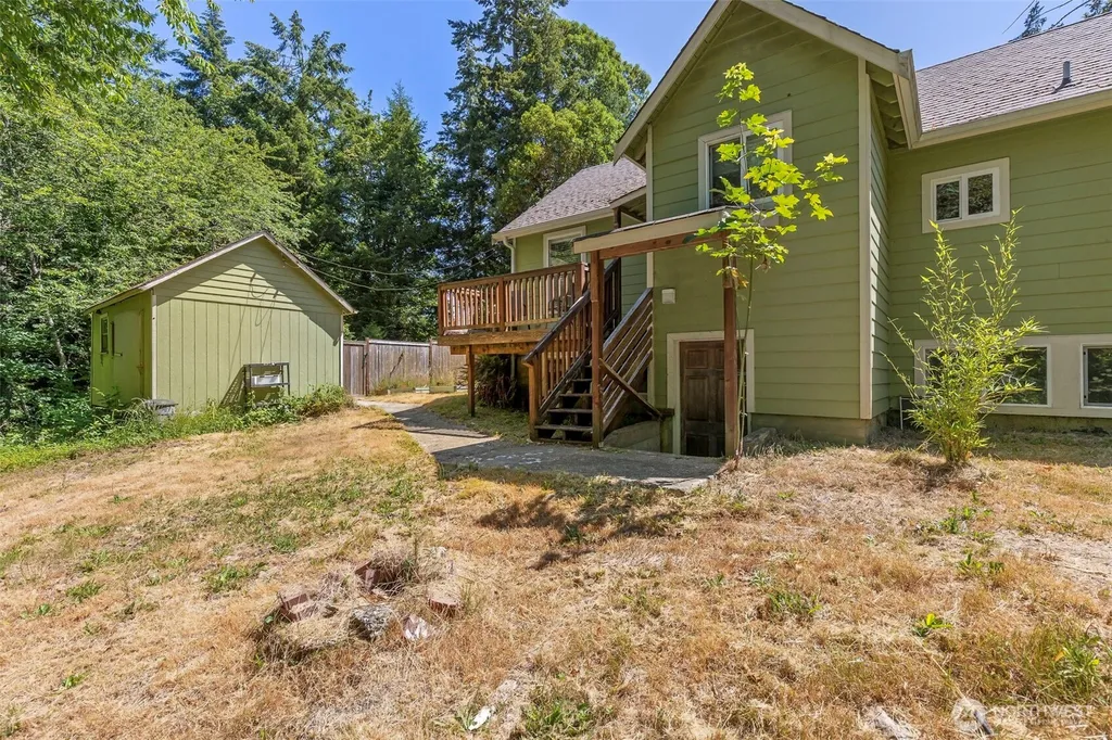 932 Retsil Road Port Orchard WA 98366