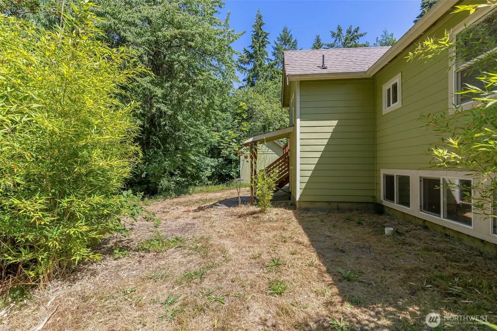 932 Retsil Road Port Orchard WA 98366