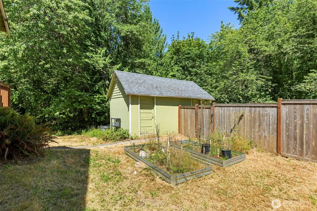 932 Retsil Road Port Orchard WA 98366