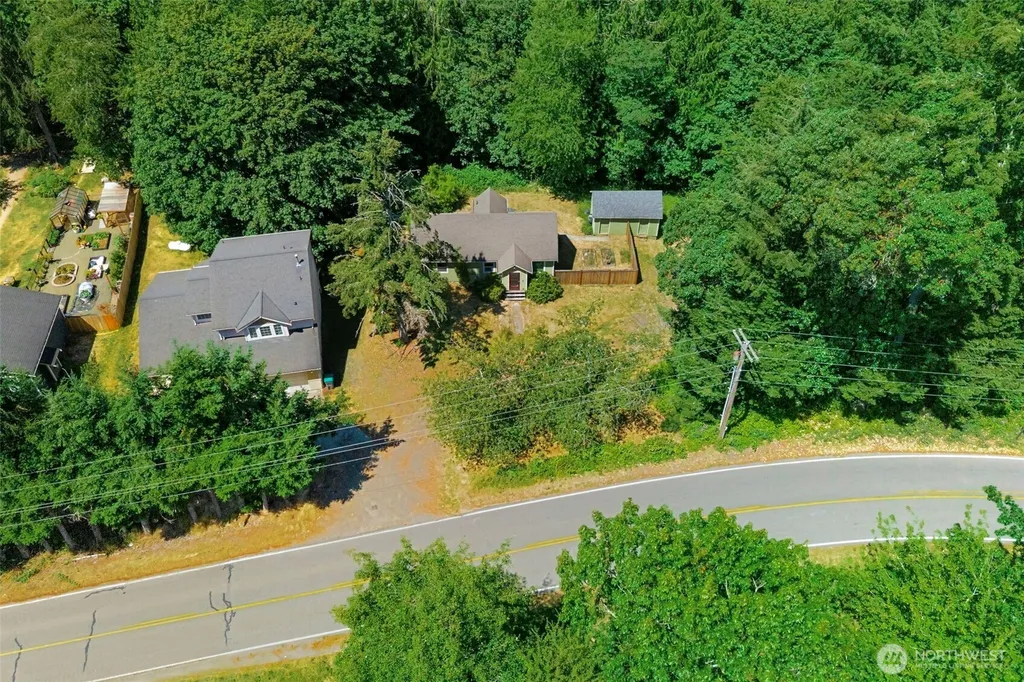 932 Retsil Road Port Orchard WA 98366