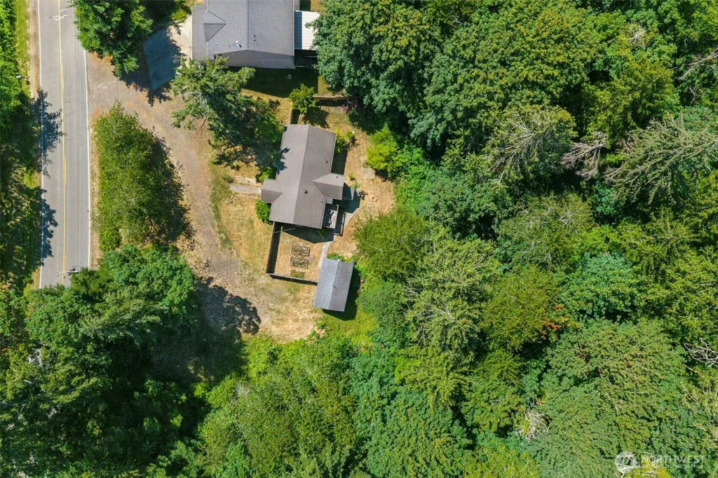 932 Retsil Road Port Orchard WA 98366