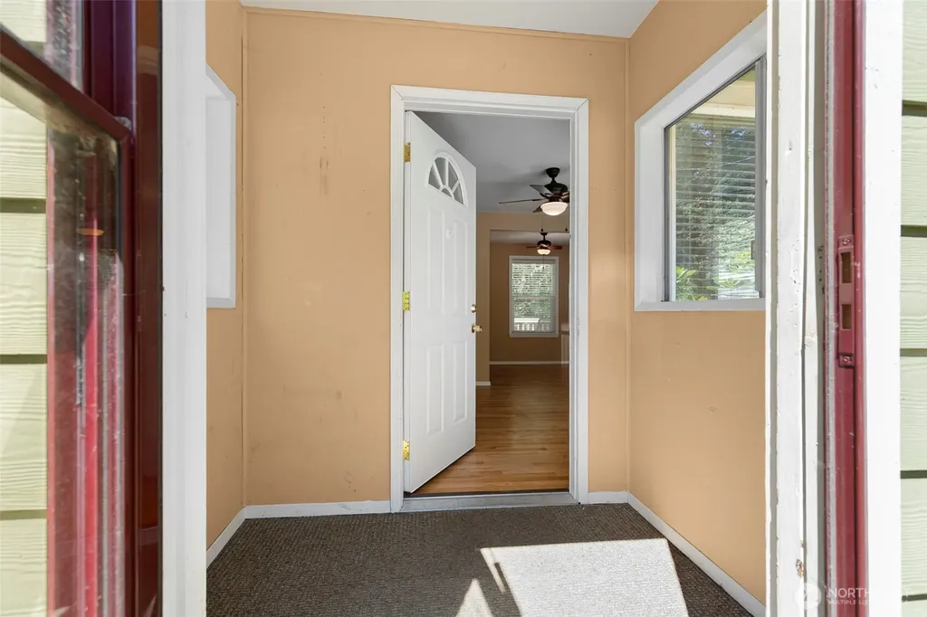 932 Retsil Road Port Orchard WA 98366