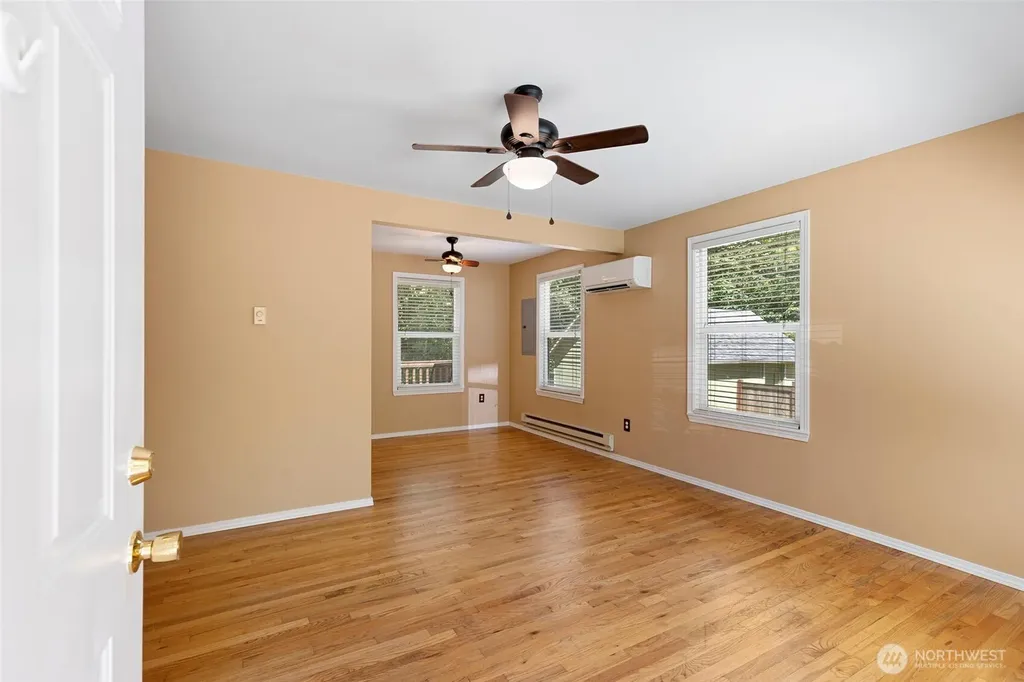 932 Retsil Road Port Orchard WA 98366