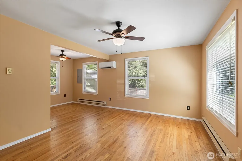 932 Retsil Road Port Orchard WA 98366