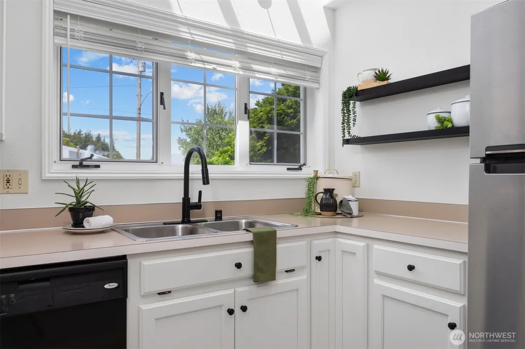 126 E Grover Street Lynden WA 98264