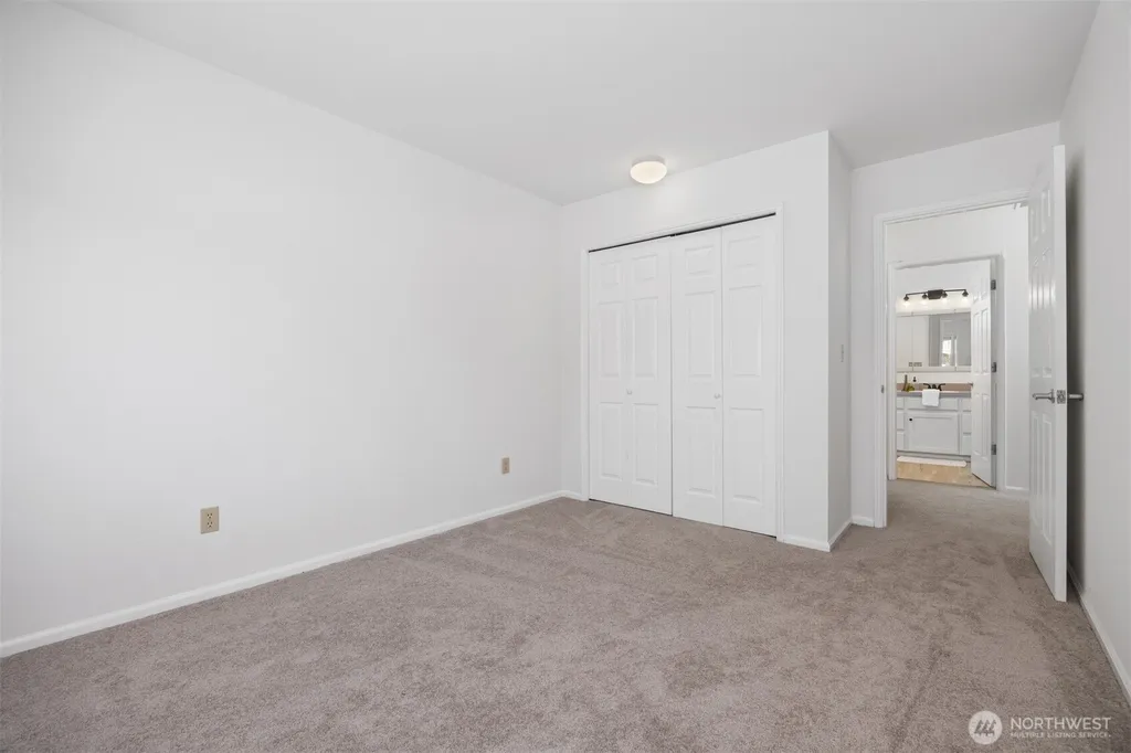 126 E Grover Street Lynden WA 98264
