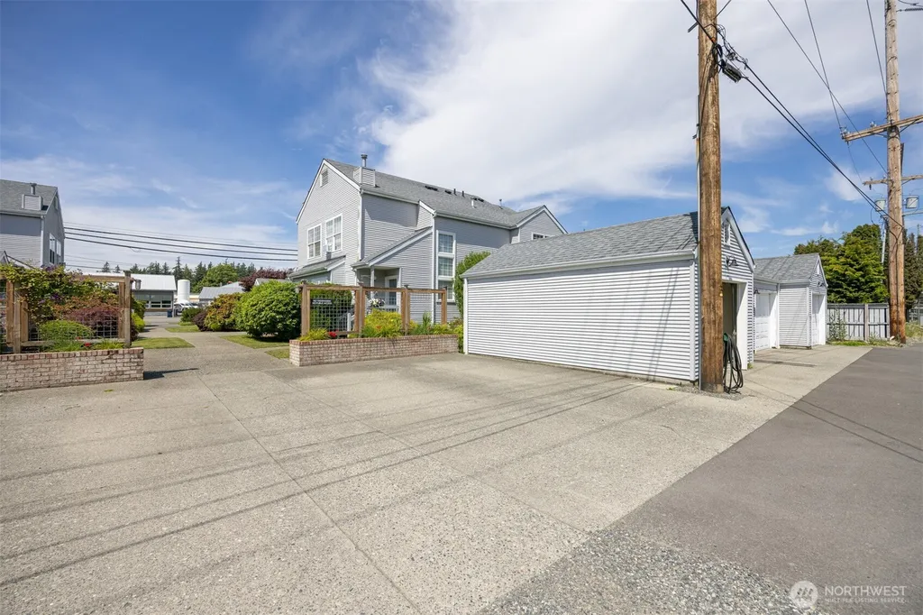 126 E Grover Street Lynden WA 98264