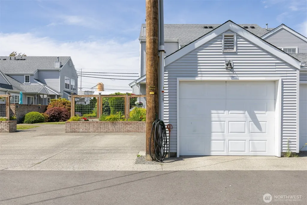 126 E Grover Street Lynden WA 98264