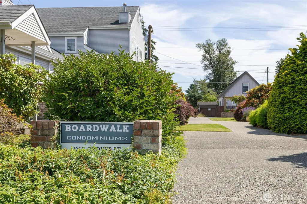 126 E Grover Street Lynden WA 98264