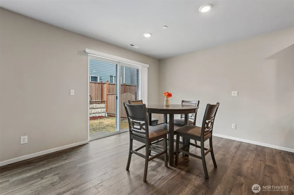 18784 108th Avenue E Puyallup WA 98374