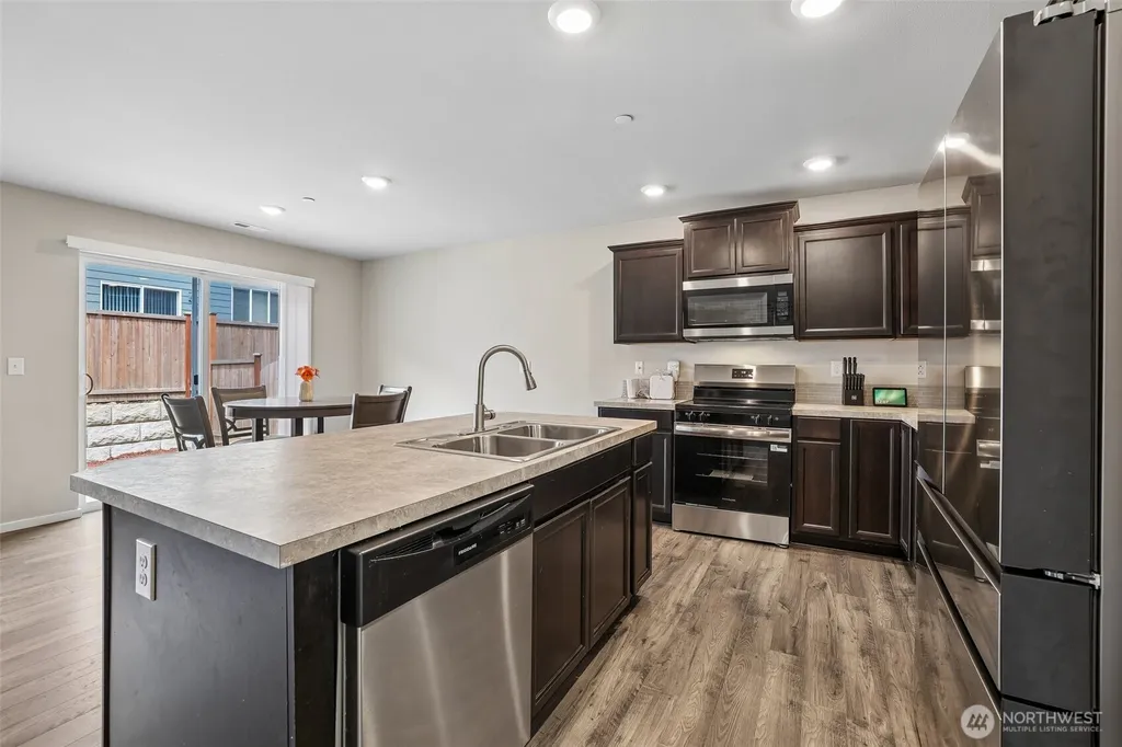 18784 108th Avenue E Puyallup WA 98374