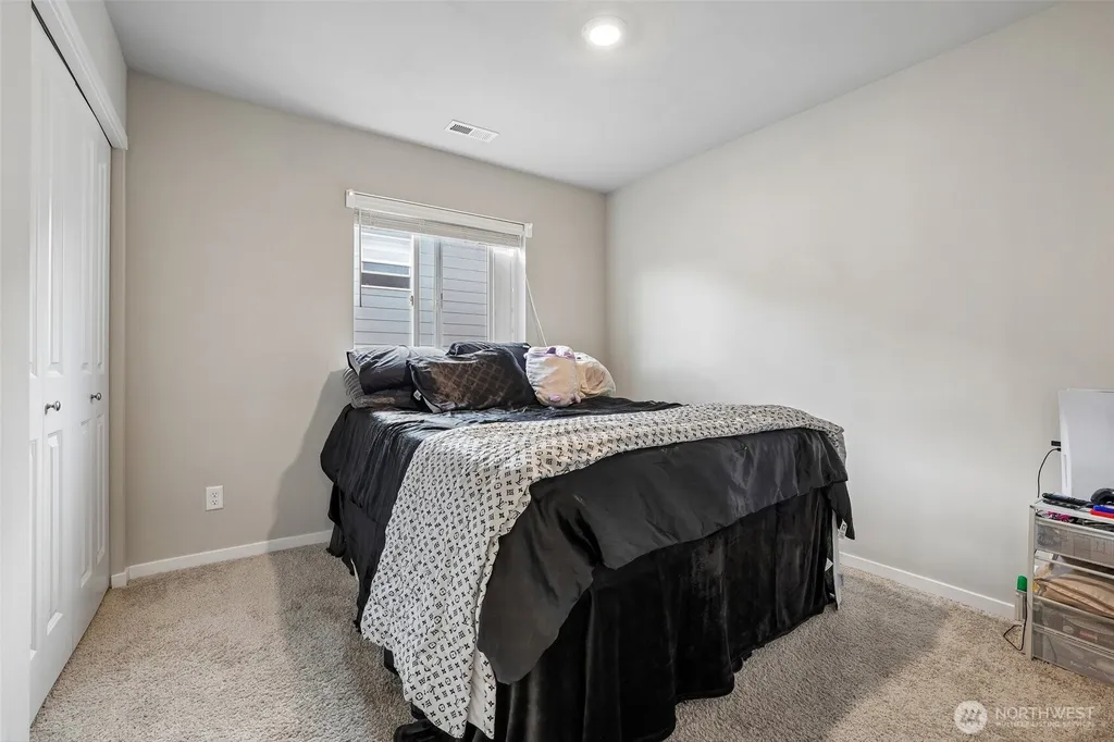 18784 108th Avenue E Puyallup WA 98374