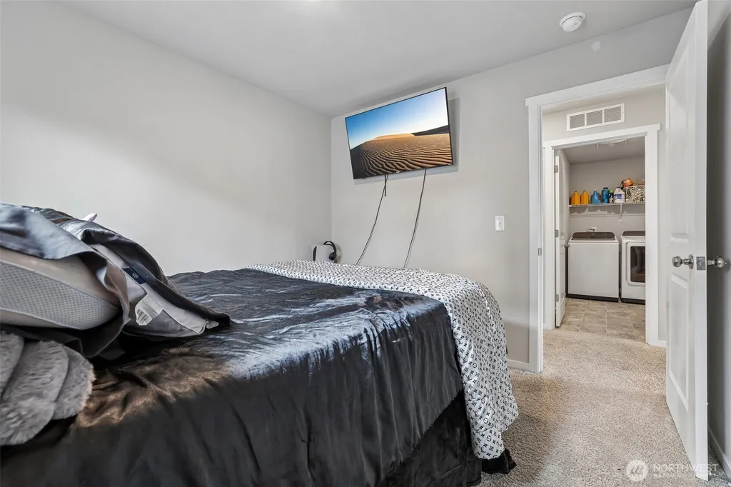 18784 108th Avenue E Puyallup WA 98374