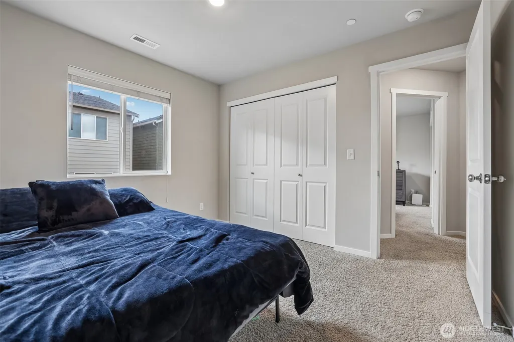 18784 108th Avenue E Puyallup WA 98374