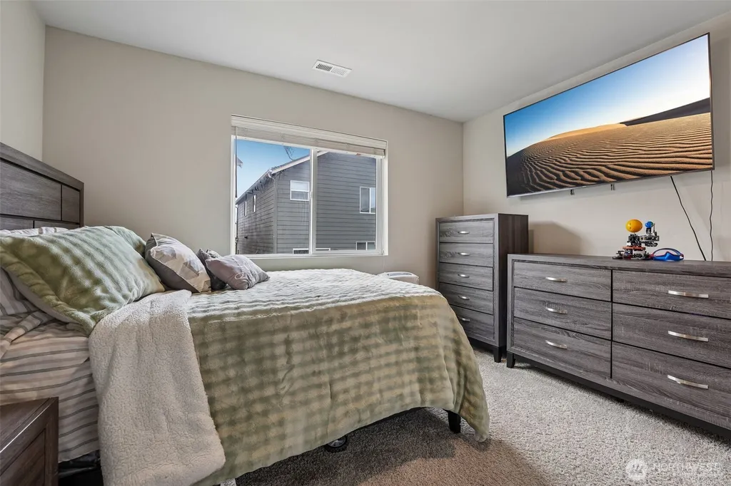 18784 108th Avenue E Puyallup WA 98374