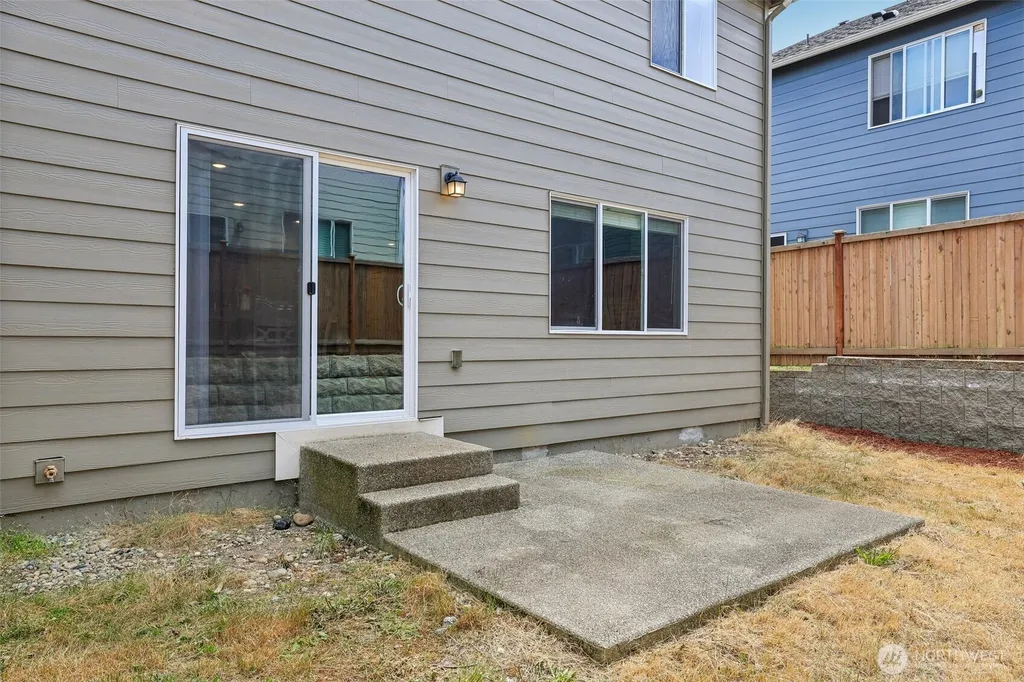 18784 108th Avenue E Puyallup WA 98374